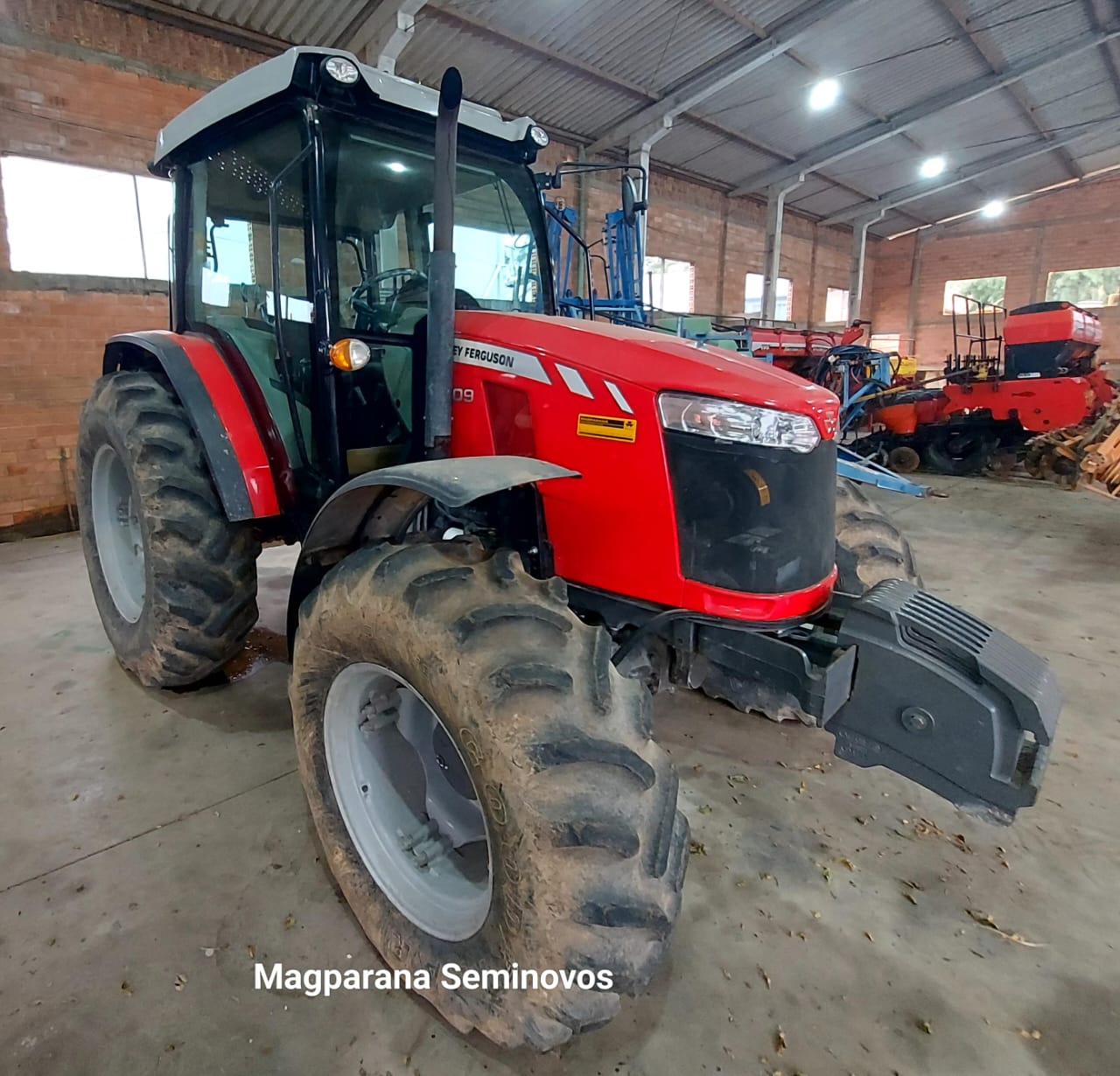 Trator MF 5709 Ano 2020