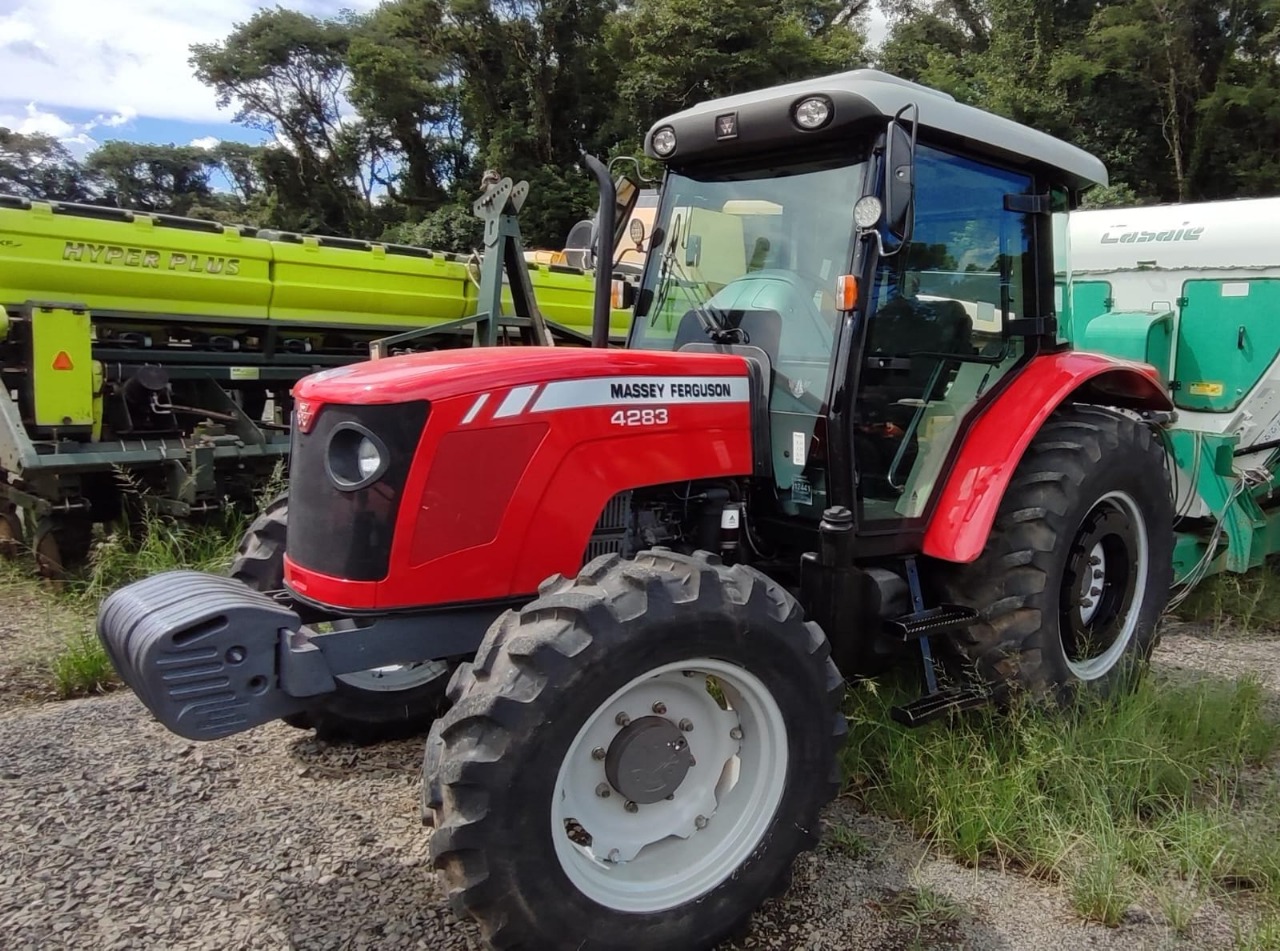 Trator MF 4283 Ano 2013