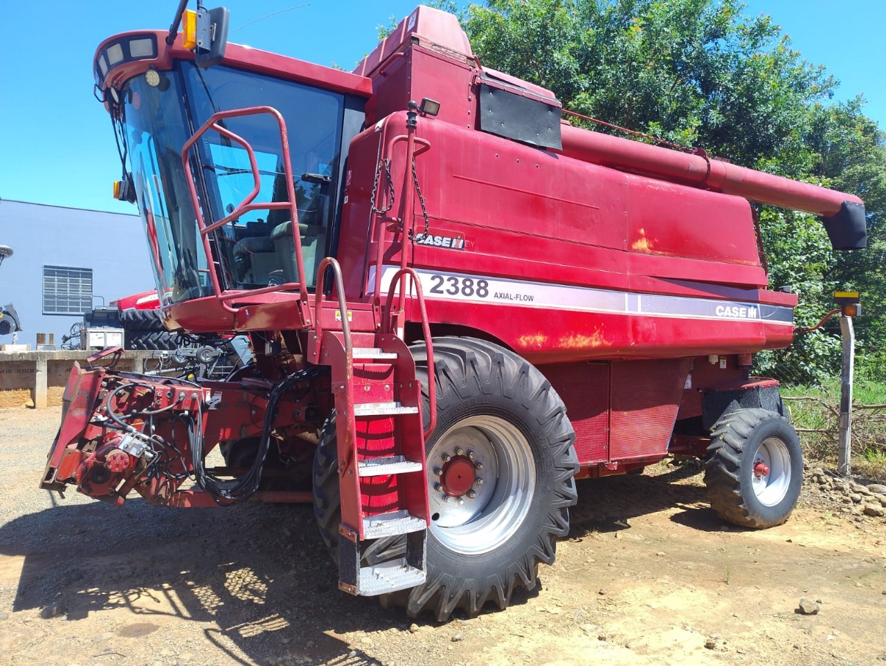 Colheitadeira 2388 Axial Ano 2002