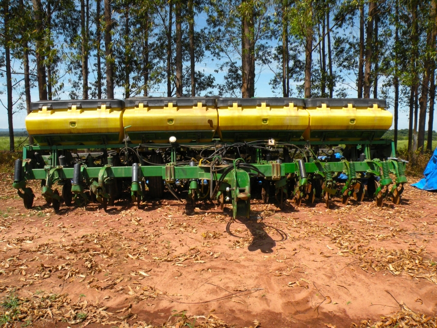 Plantadeira 2115 Ano 2013