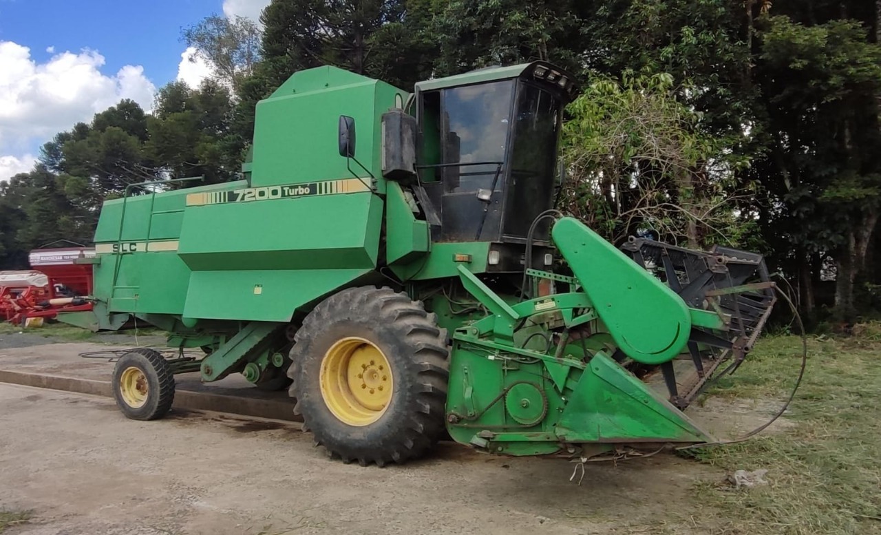 Colheitadeira SLC 7200 Ano 1998