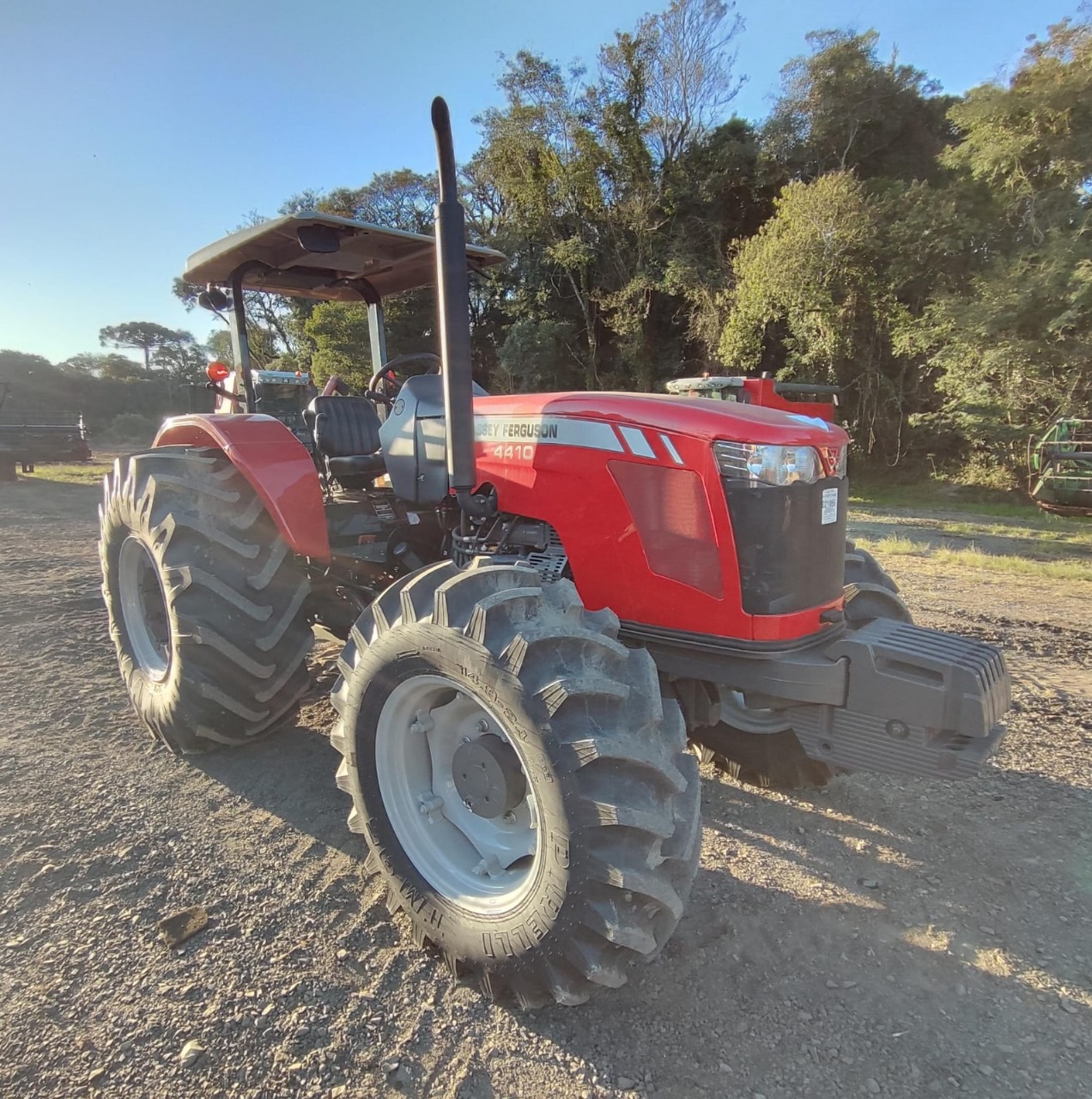 Trator MF 4410 Ano 2024