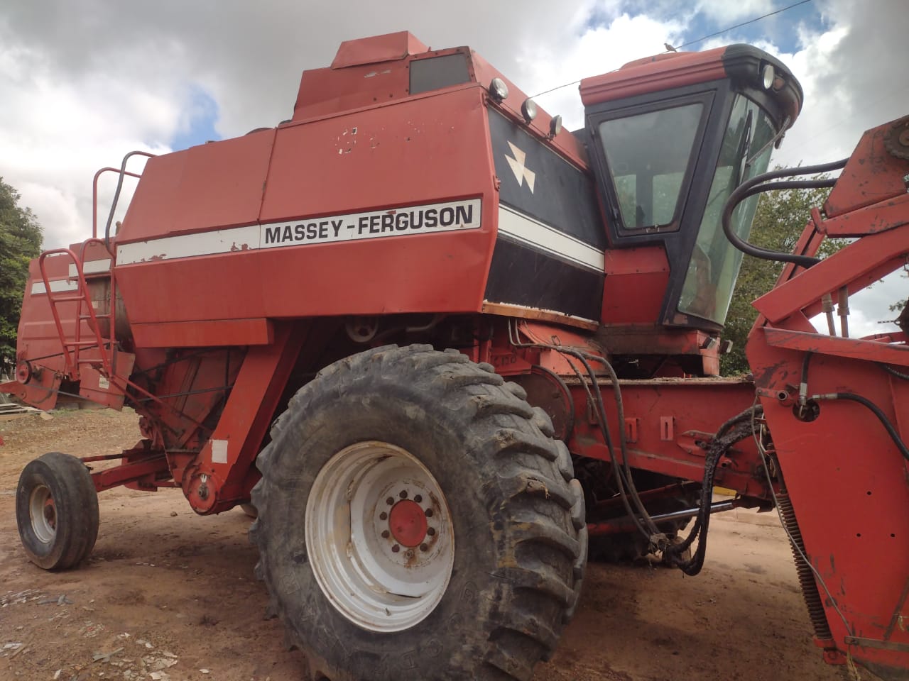 Colheitadeira MF 5650 Ano 1994