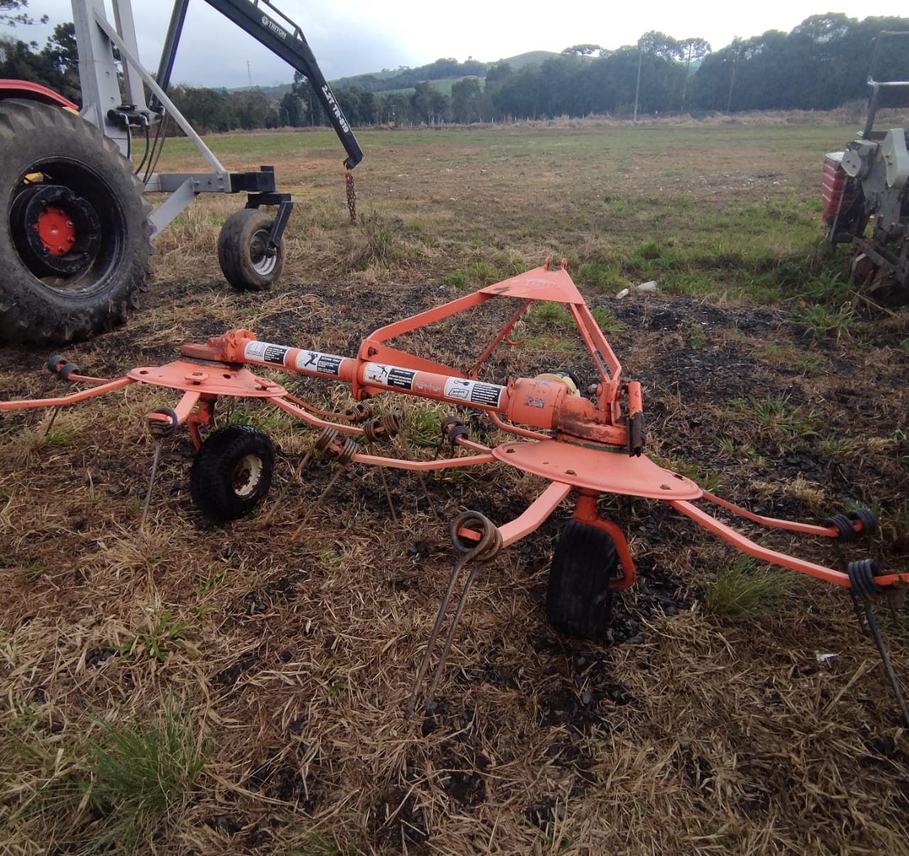 Espalhador Duplo Rotor Kuhn Ano 2010