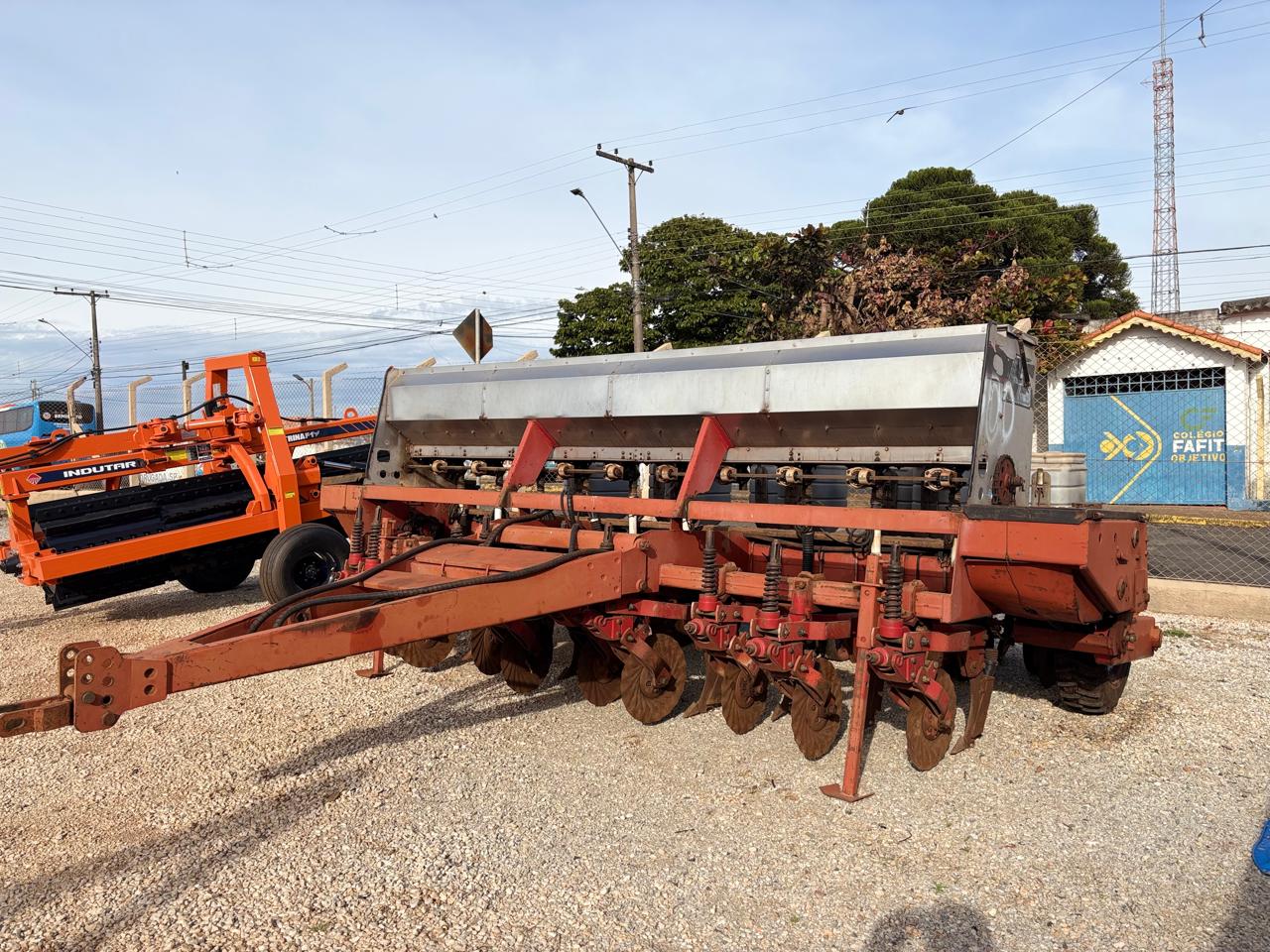 Plantadeira Semeato PAR 3600 9 Linhas de 45cm Caixa Inox