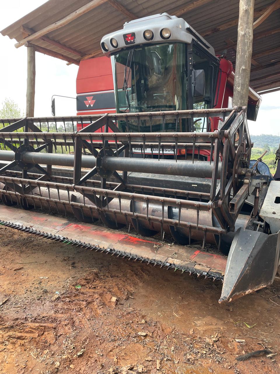 Colheitadeira MF 5650 Advance 2004