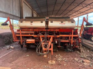 Plantadeira Marca Khun Mod PG900 Extra 8 L de 50 cm 2017