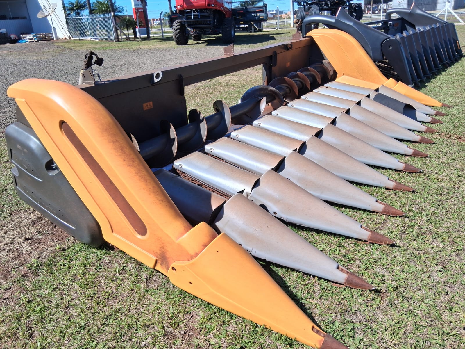 Plataforma de Milho 11×45 Valtra Ano 2015