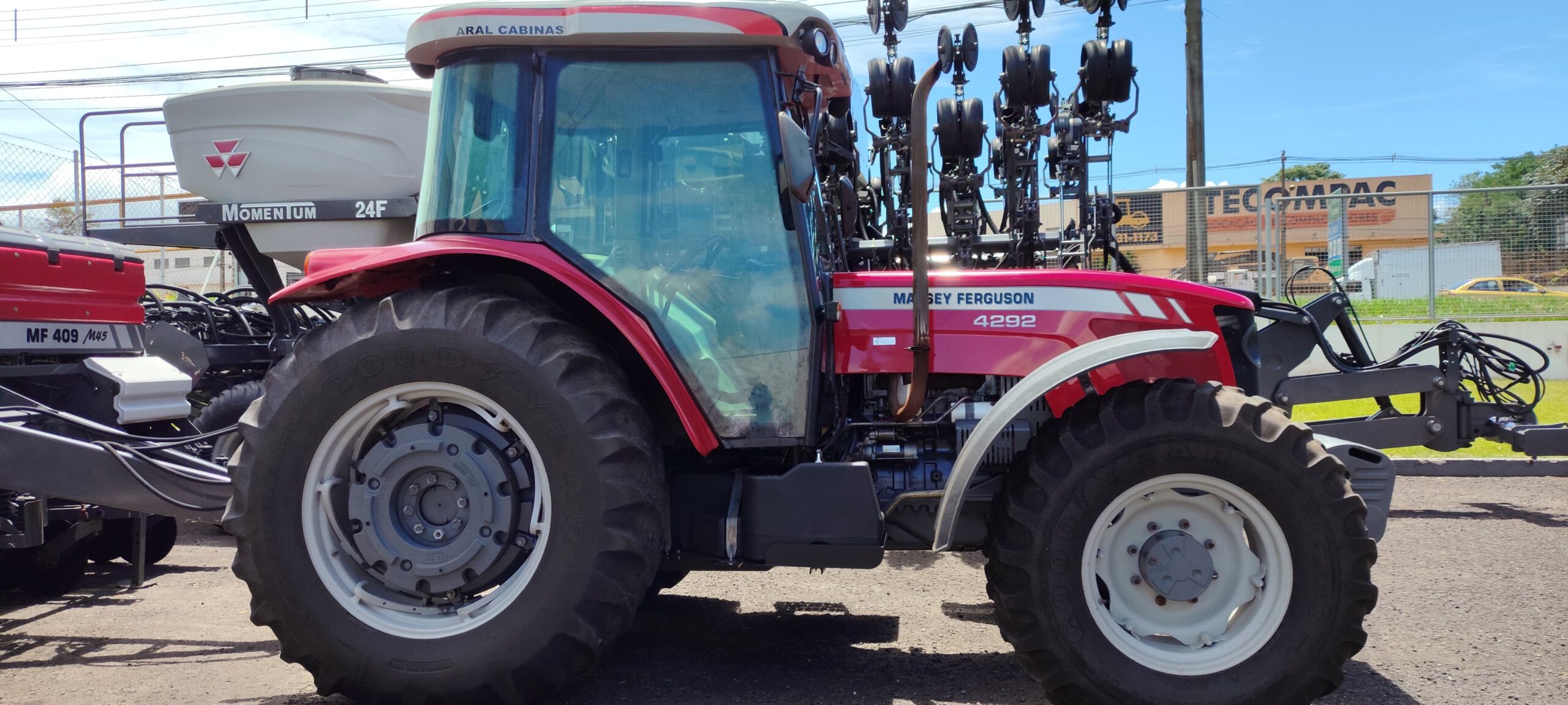 Trator MF 4292 Ano 2011