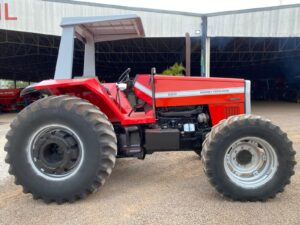 Trator MF 650 Ano 2001