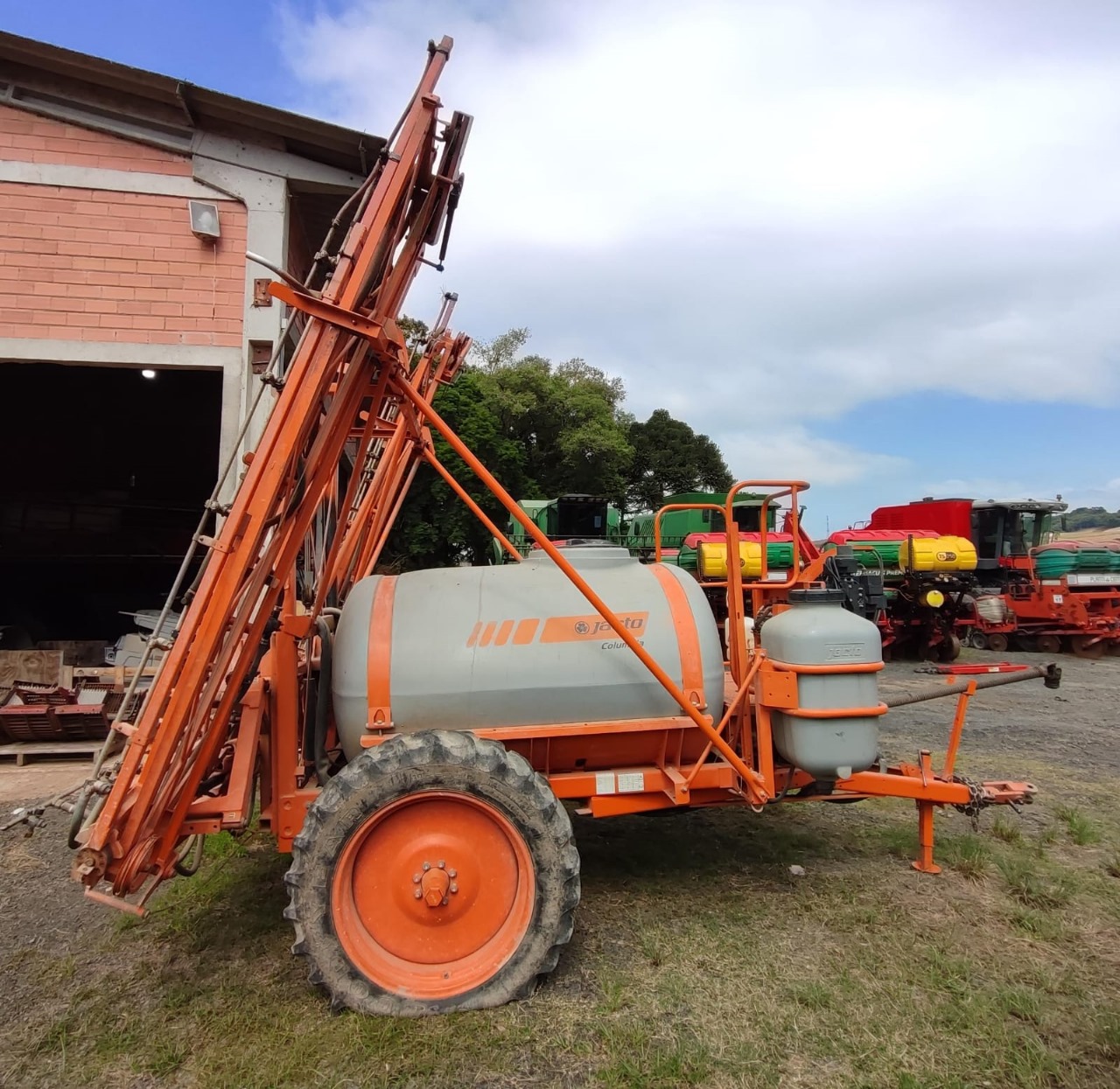 Pulverizador AD18 Columbia Ano 2014