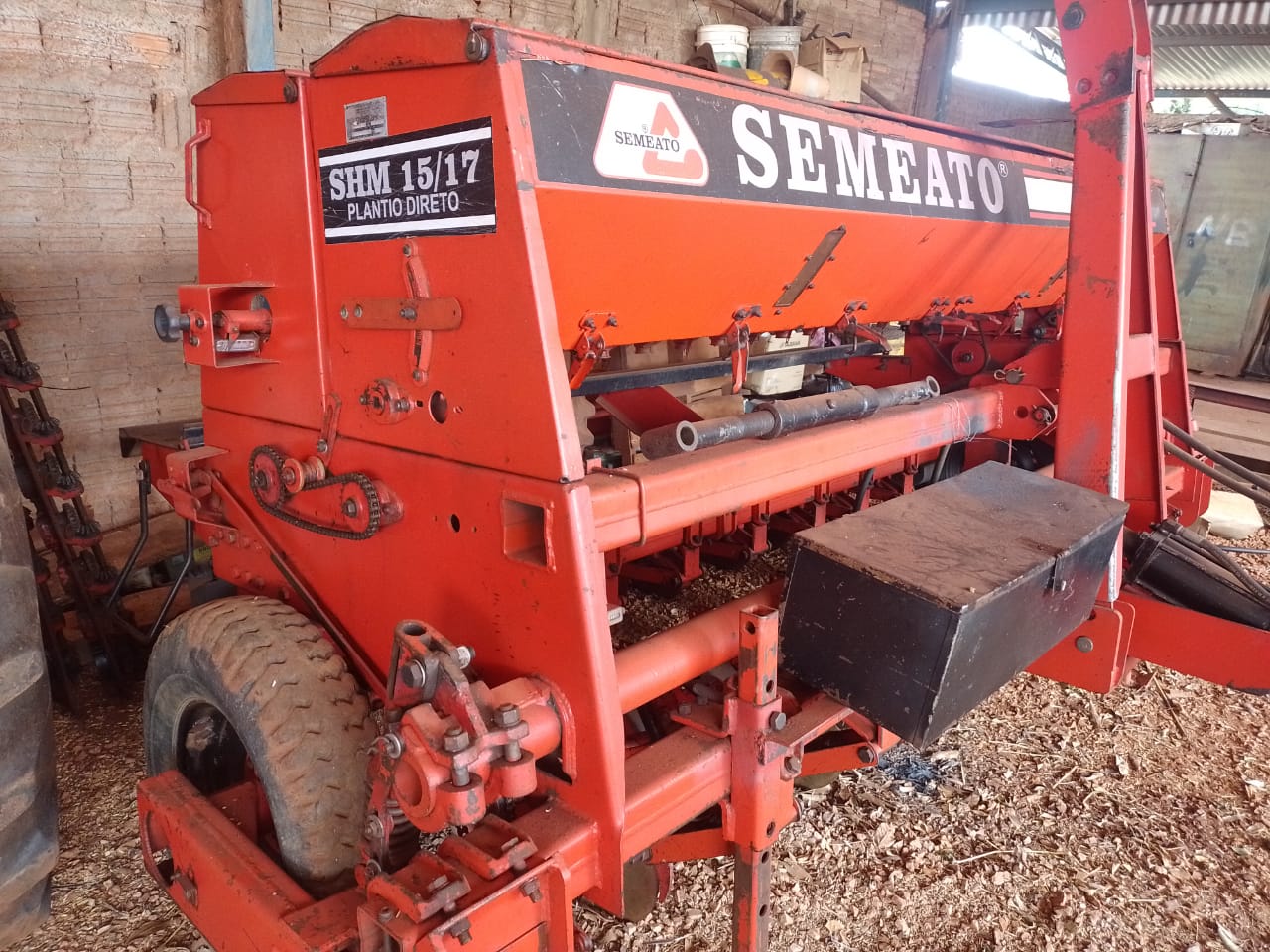 Semeadora Marca Semeato Modelo SHM 15 linhas