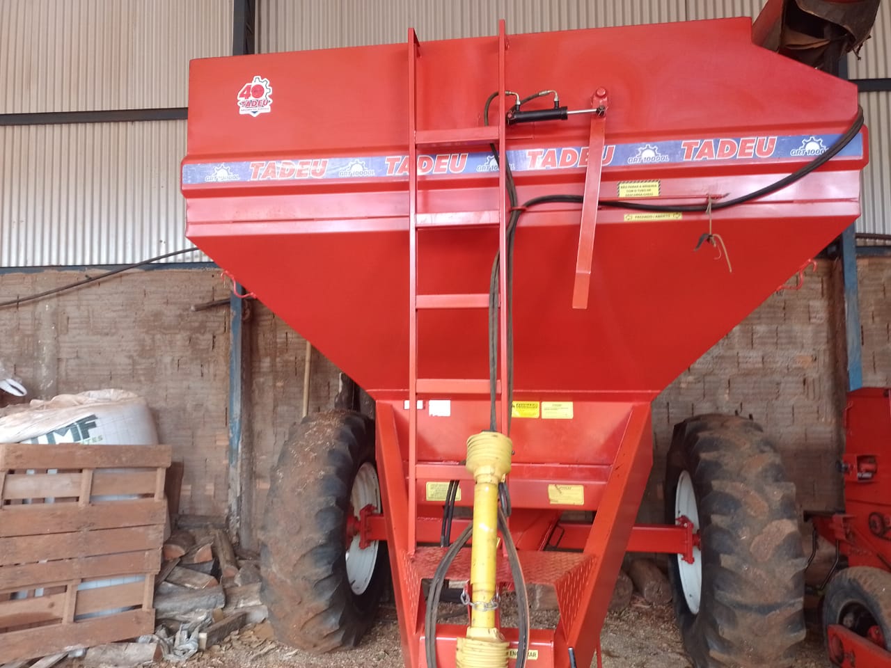 Graneleiro Marca Tadeu Modelo 10.000 Ano 2022