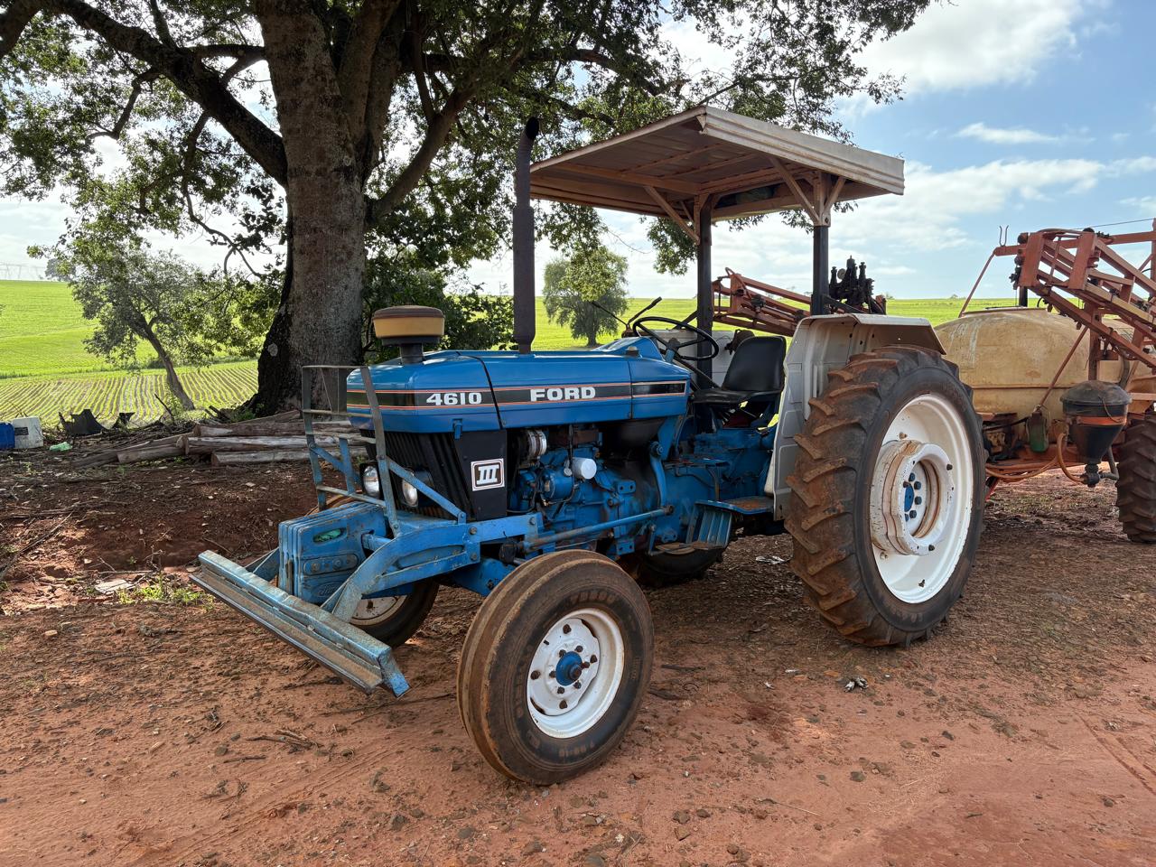 Trator Marca Ford Modelo 4610 4X2 ano 1987