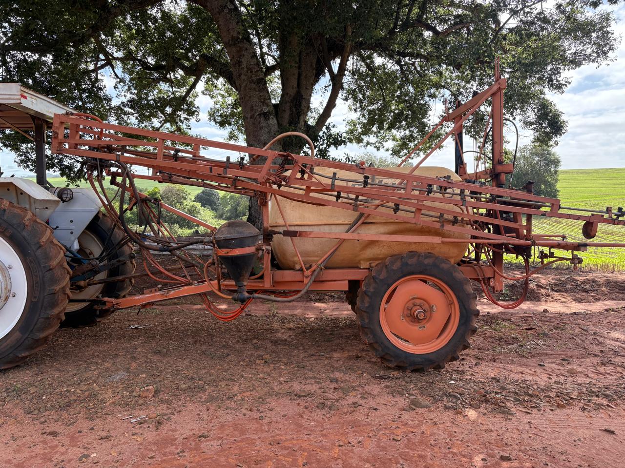 Pulverizador Jacto Modelo Columbia Cross B100 Com Fixo 4 Vias ano 2001