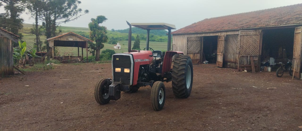 Trator MF 275 Ano 2002