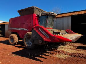 Colheitadeira MF 9695 Ano 2016