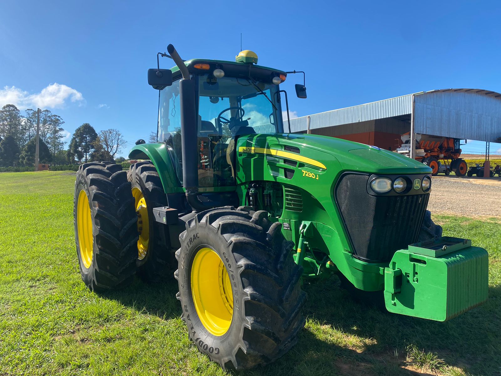 Trator John Deere Modelo 7230 J Ano 2019