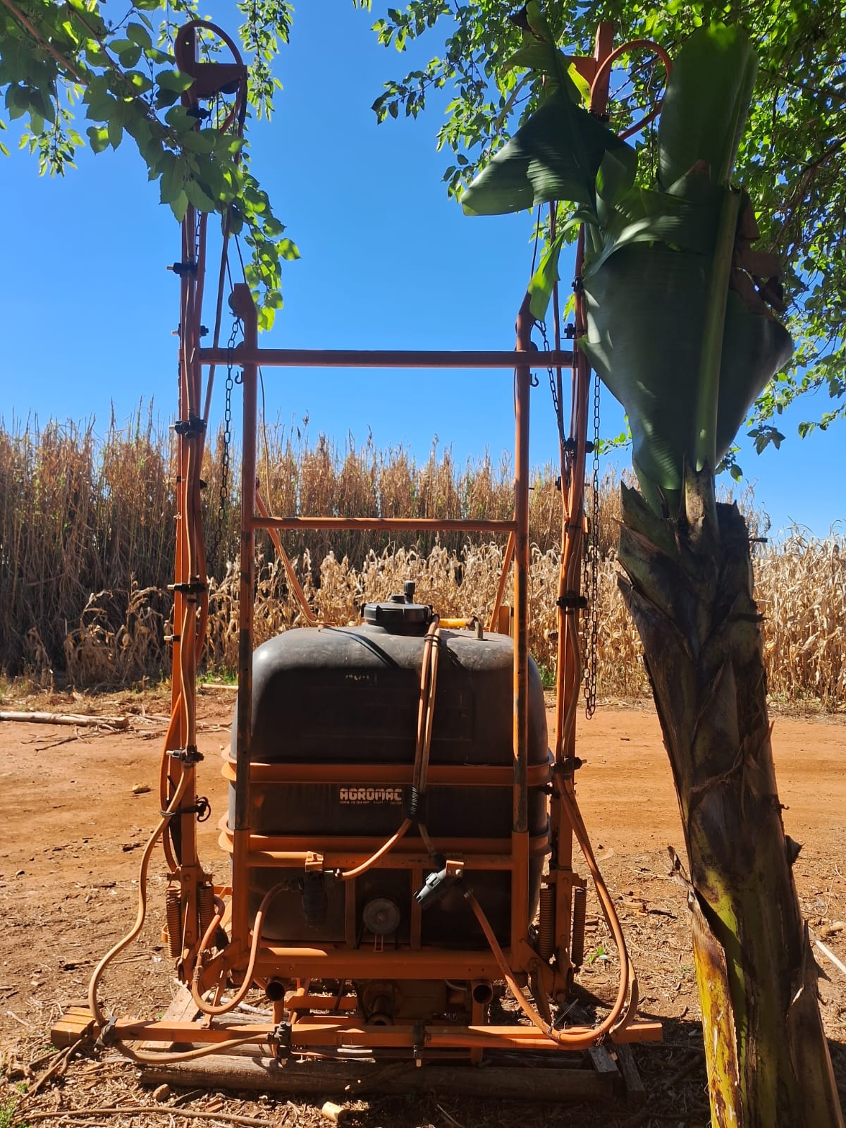 Pulverizador Jacto Modelo Condor 600 12 Metros de Barra