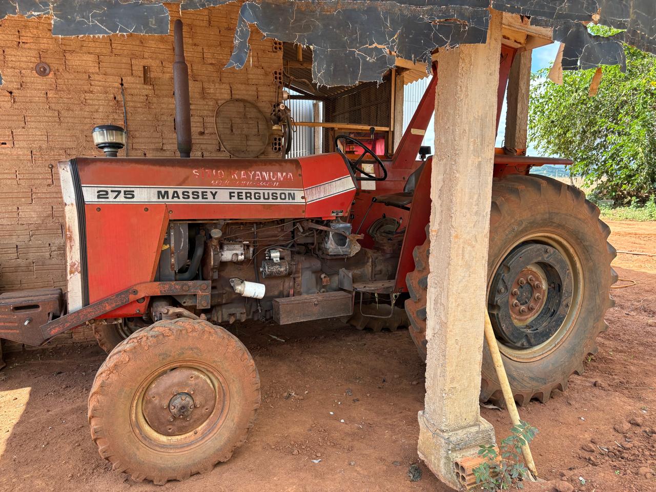 Trator marca Massey Ferguson modelo 275 simples 2 alavanca ano 1986