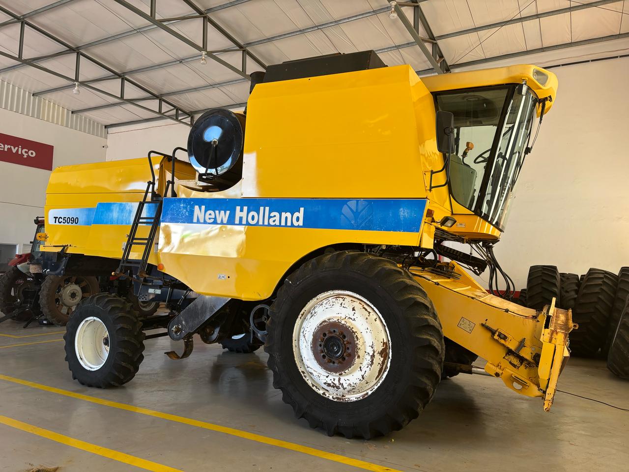 Colheitadeira de Grãos TC5090 New Holland Ano 2010