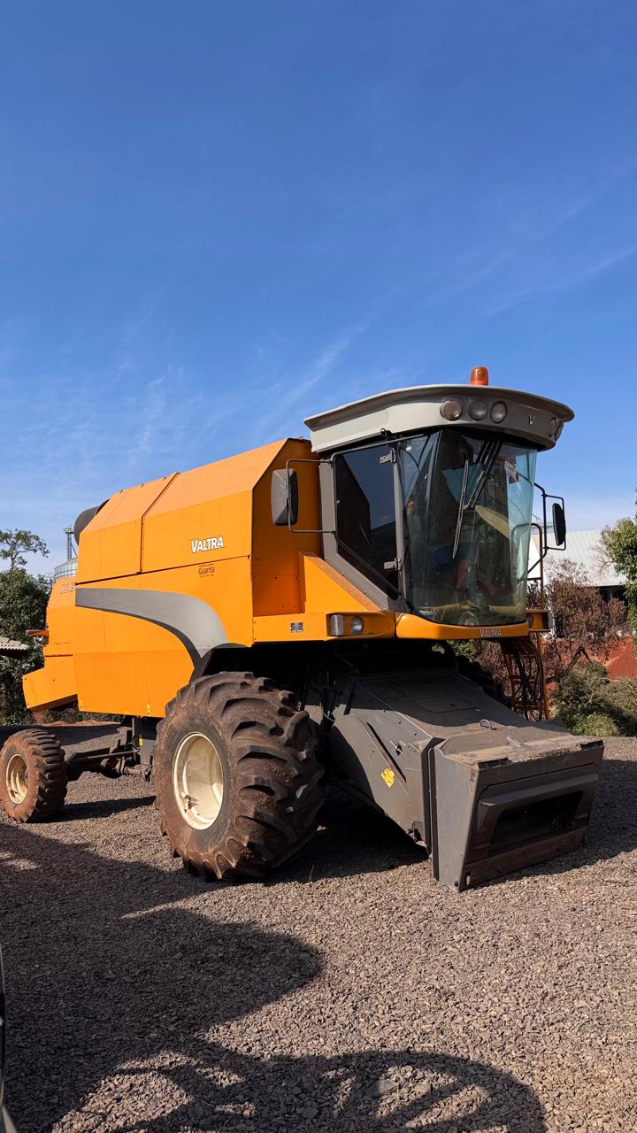 Colheitadeira de Grãos BC4500 Valtra Ano 2014