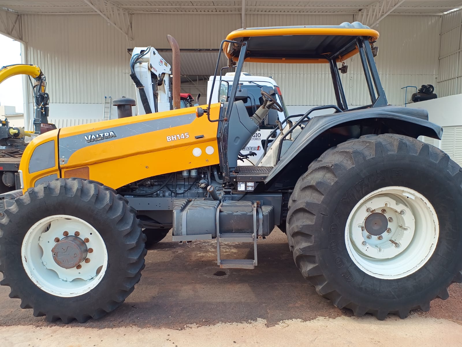 Trator BH145 Valtra Ano 2014