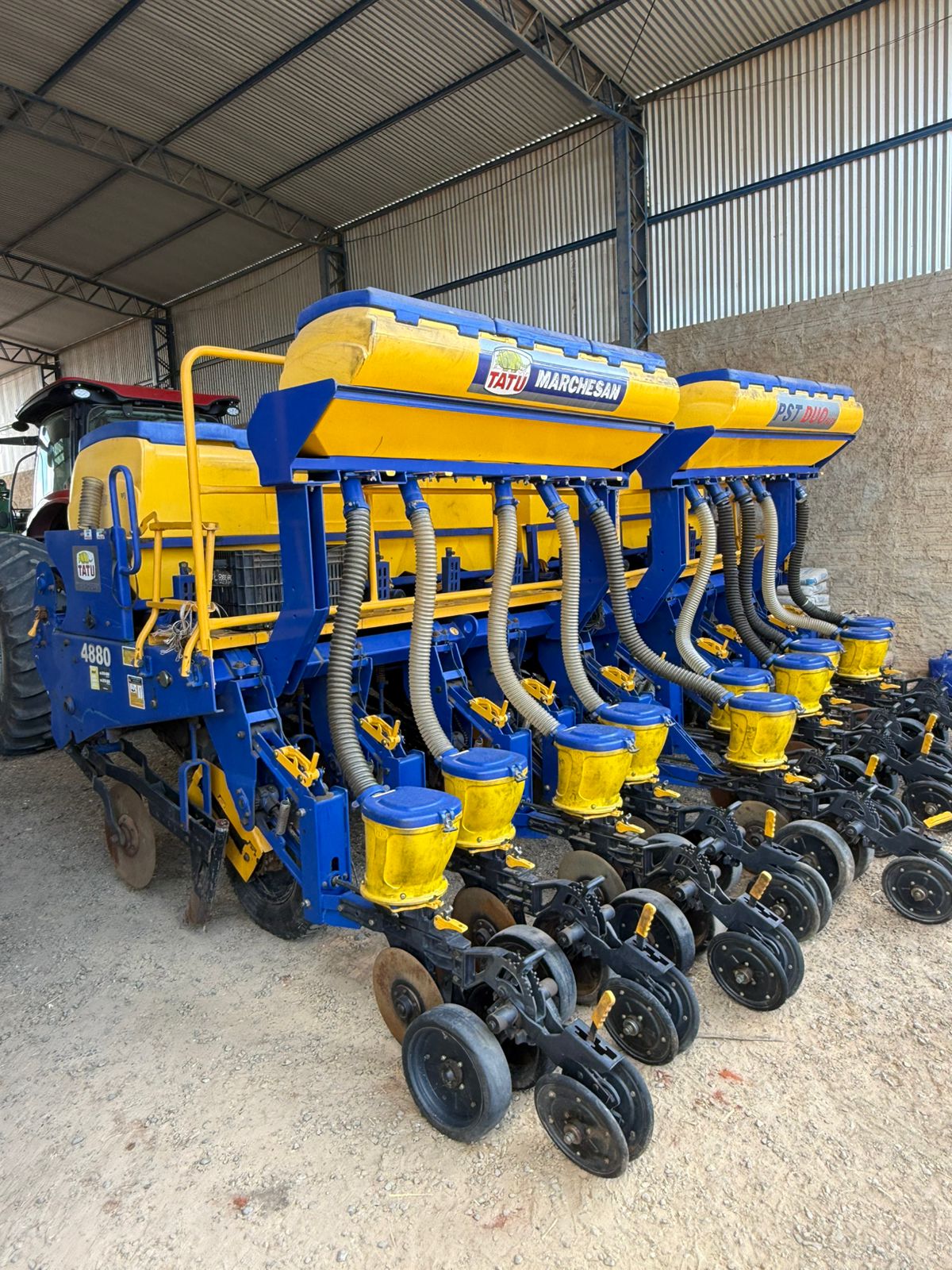 Plantadeira Marca Tatu Modelo PST DUO flex 4880 10L 50cm Ano 2018