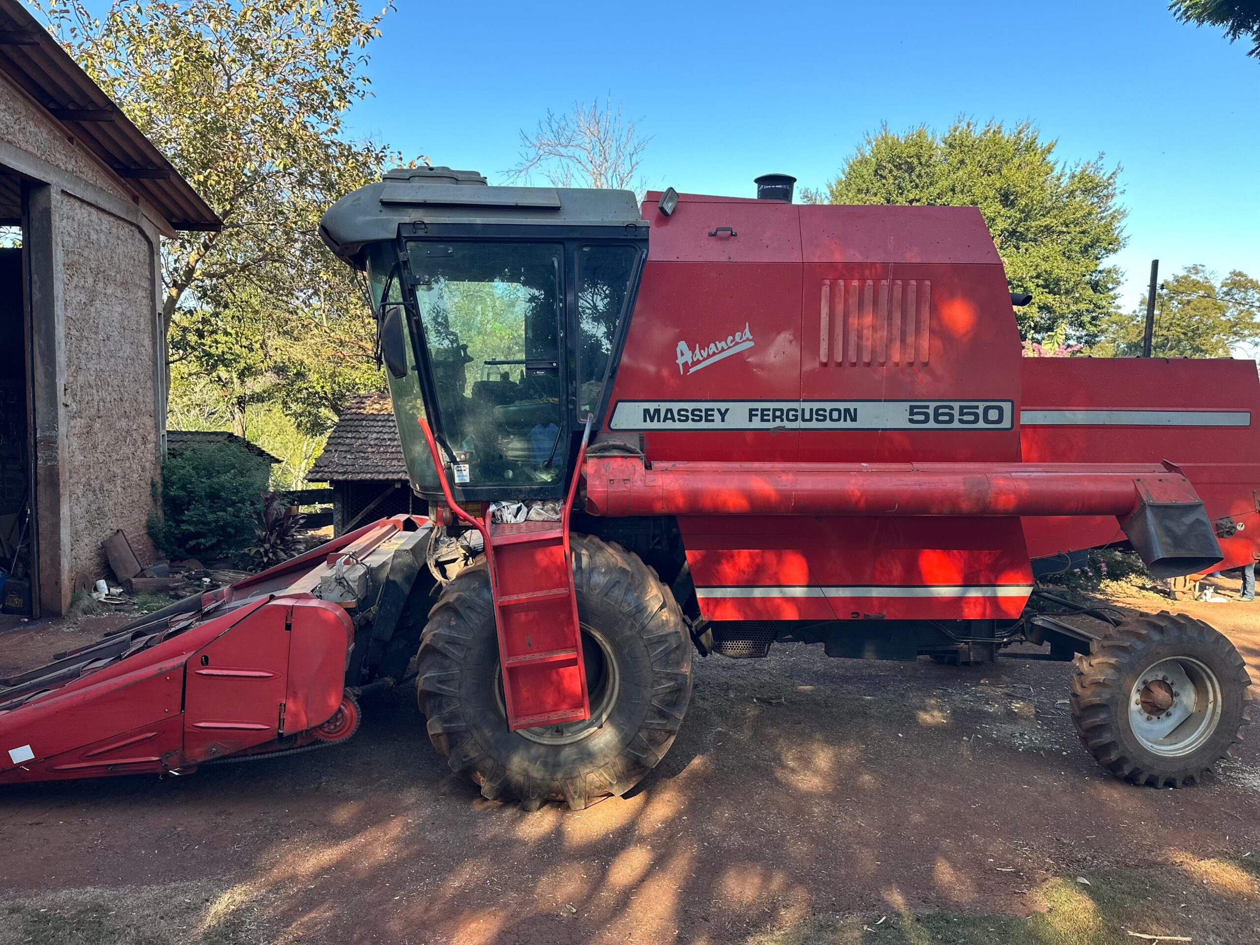 Colheitadeira Massey Ferguson Ano 2003 Plataforma Corte 17 Pés
