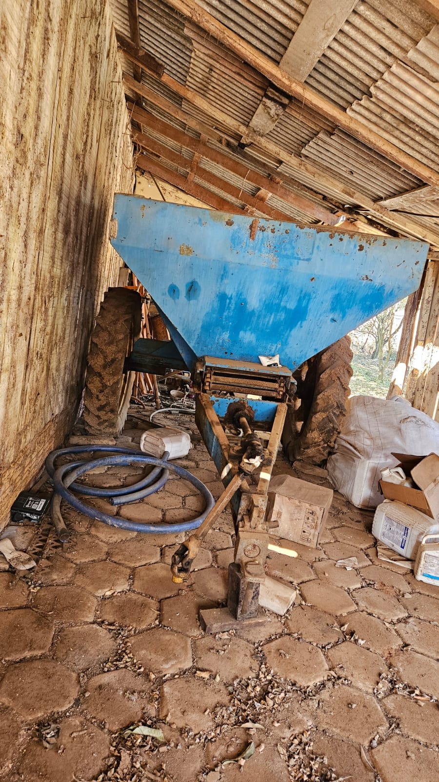 Distribuidor de Calcário modelo 7500