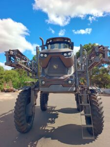 Pulverizador 3004 Canavieiro PVT Rhino Ano 2023