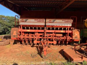 Semeadora Versatile 23/25 Kuhn Ano 2012