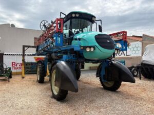 Pulverizador Autopropelido Montana MA 2627 M ano 2010 4×2 Mecânico