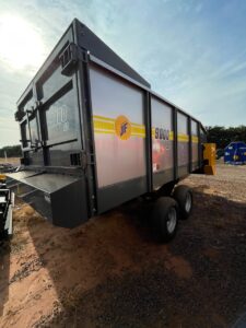 Vagão Forrageiro JF 9000 Inox