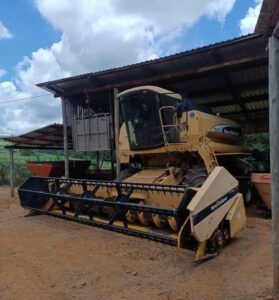 Colheitadeira TC 57 Ano 2003 New Holland