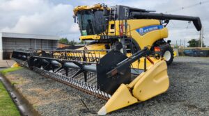 Colheitadeira CR 8090 Ano 2016 New Holland