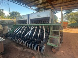 Semeadora Marca Tatu Modelo PDCM 19 Linhas caixa inox