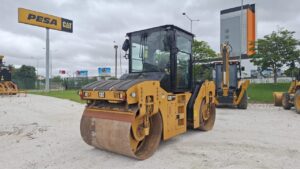 Rolo Compactador CB44B Ano 2014 Caterpillar