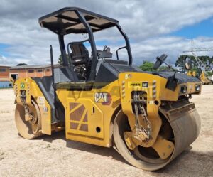 Rolo Compactador CB7 Ano 2024 Caterpillar